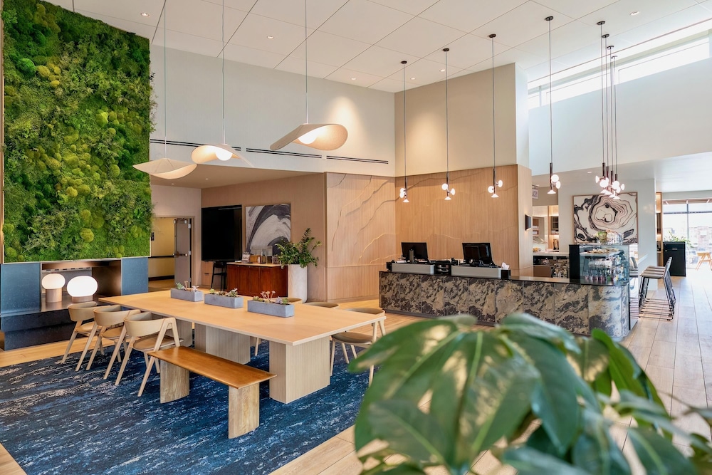 Hyatt Place Sacramento Roseville 48/67