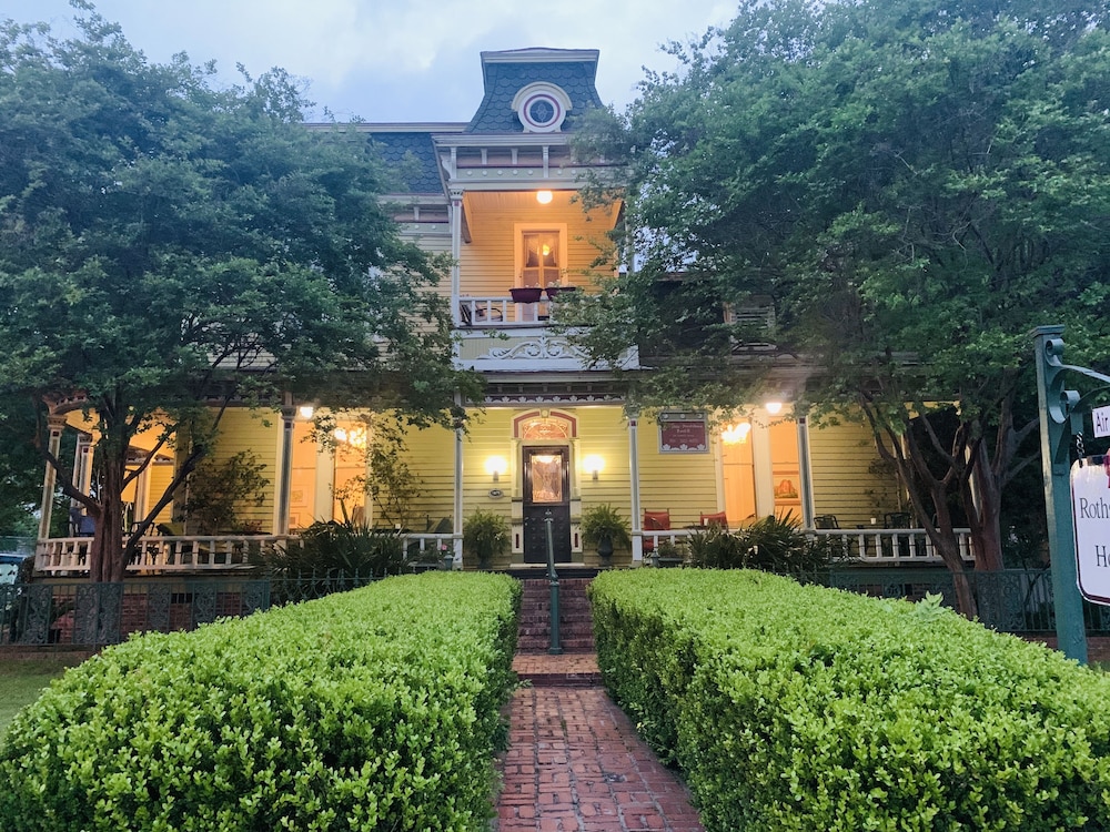 Rothschild-Pound House Inn 7/76