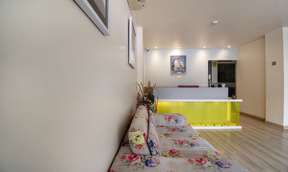 CABANA HOTEL 7/41