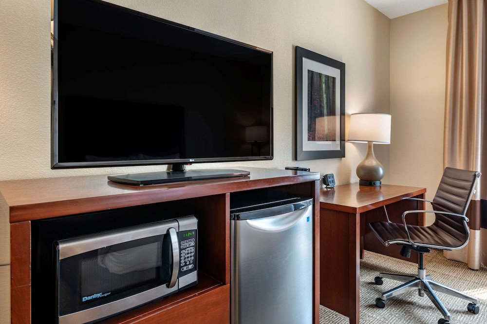 Comfort Suites Columbus West- Hilliard 39/46