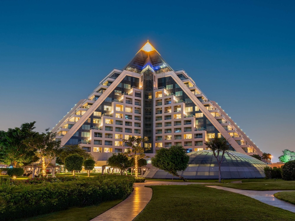 Raffles Dubai Hotel 5/50