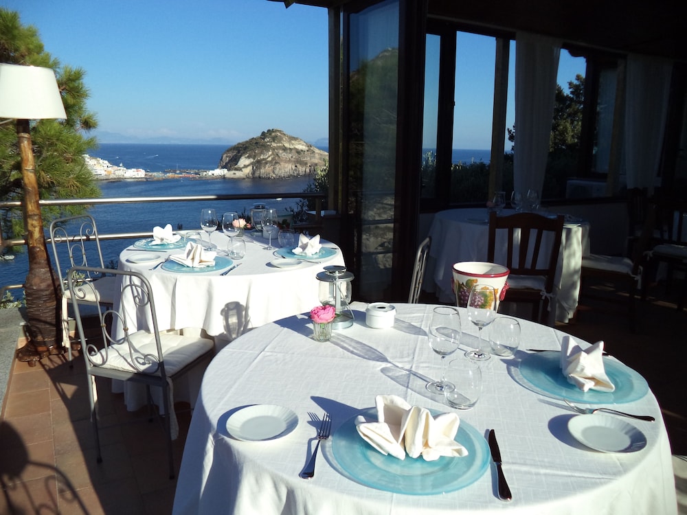 Punta Chiarito Resort 50/67