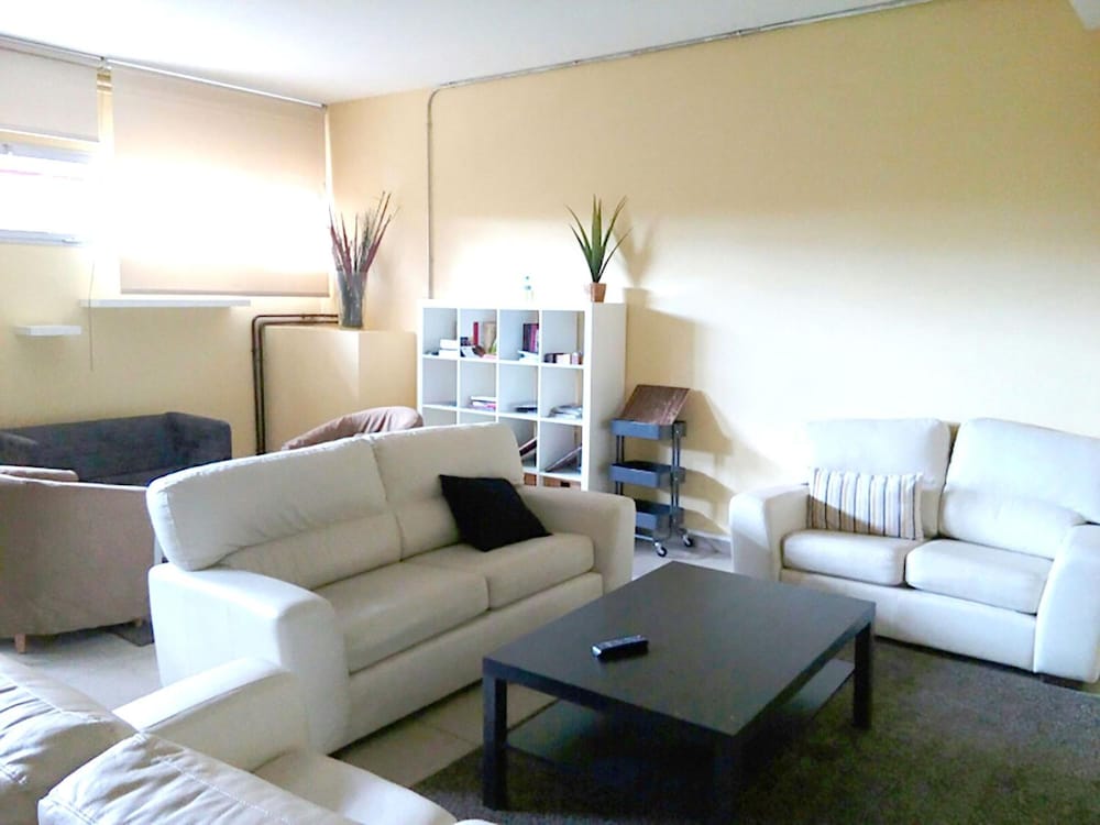 Albergue Jaca 24/44