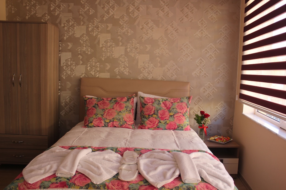 Gorur Hotel 4/30