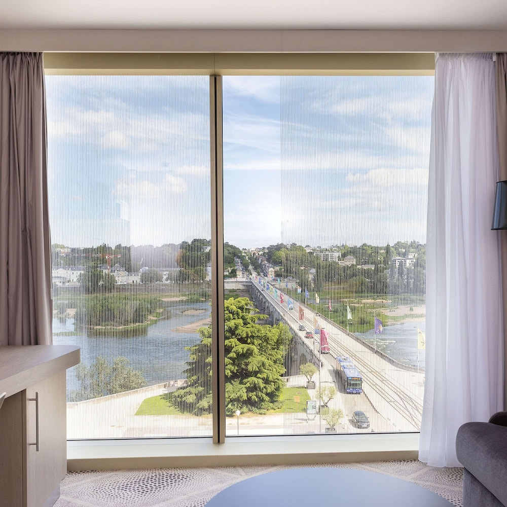 Hilton Garden Inn Tours France 24/52