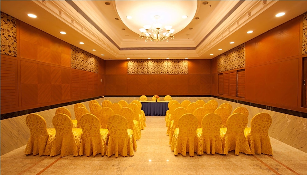 Hotel Jp Chennai Cmbt 47/47