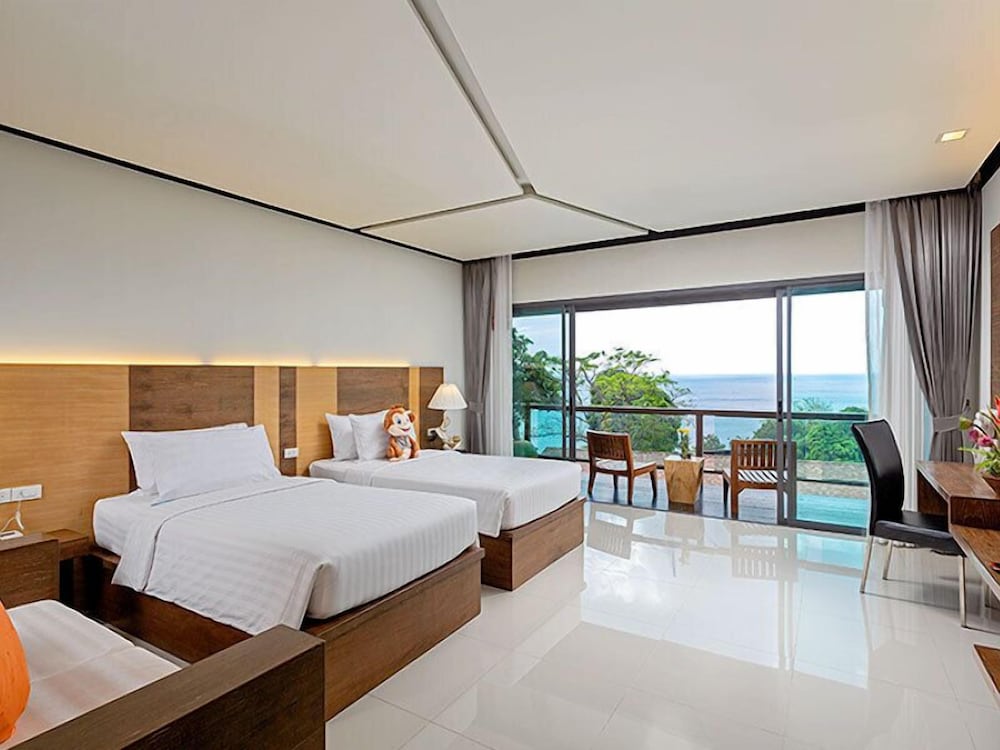Room at Secret Cliff Resort and Restaurant, KARON BEACH