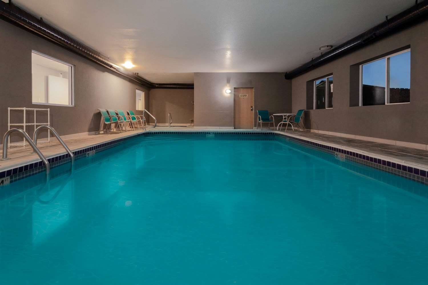 Baymont by Wyndham Henderson-Northeast Denver 32/58