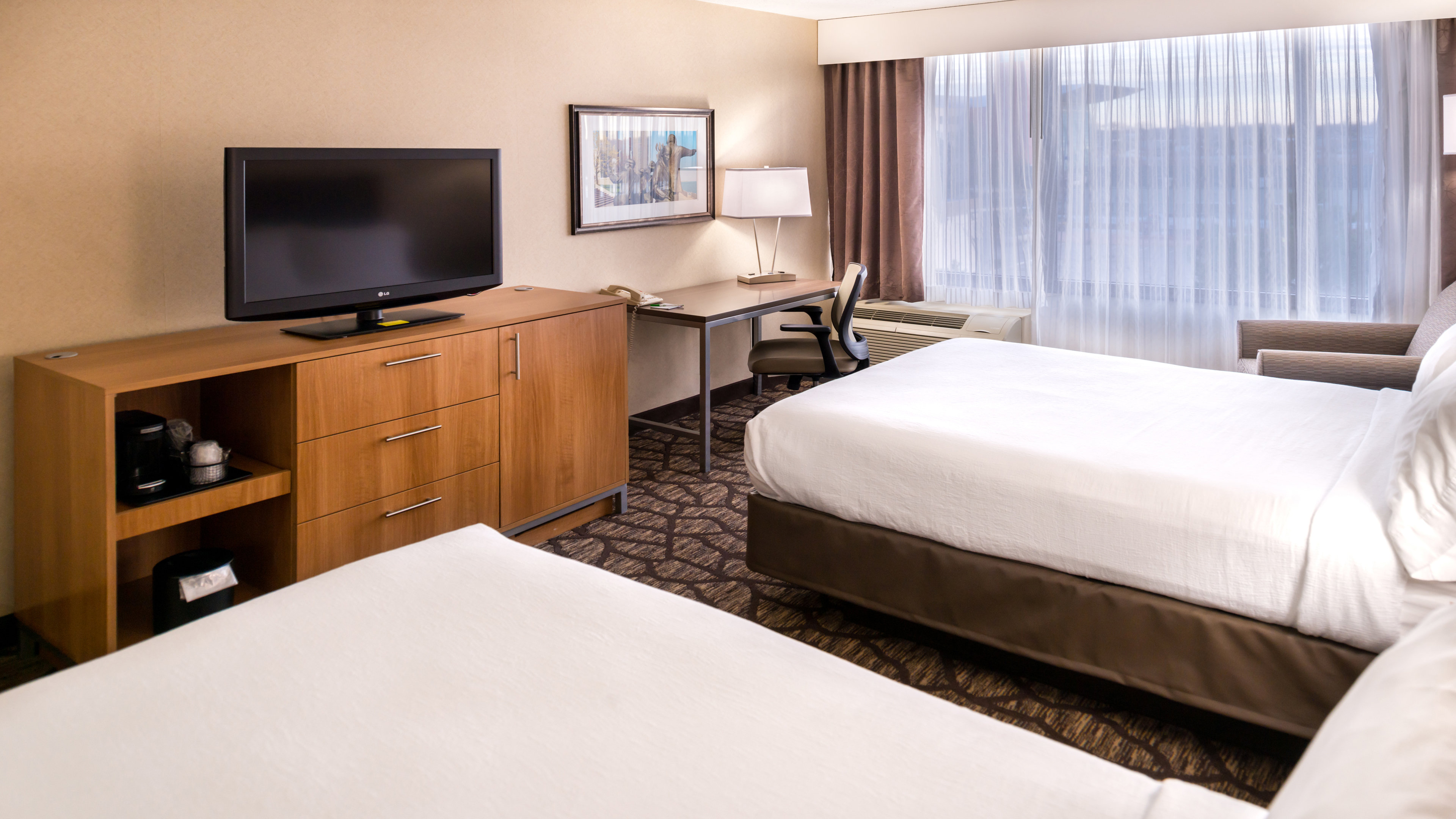 Room, 2 Double Beds, Accessible, Holiday Inn Hotel Suites Warren 3/5