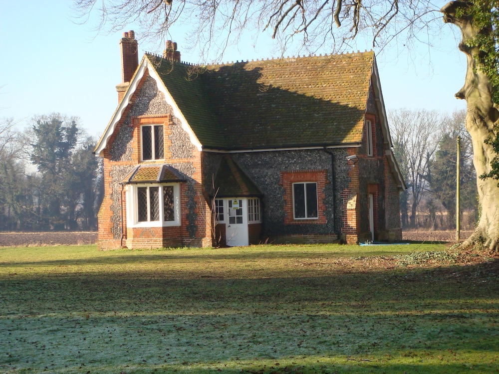 Oakley Hall 68/73