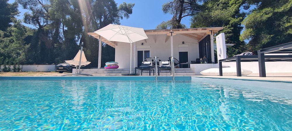 Luxurious Villa Anna Maria 43/50