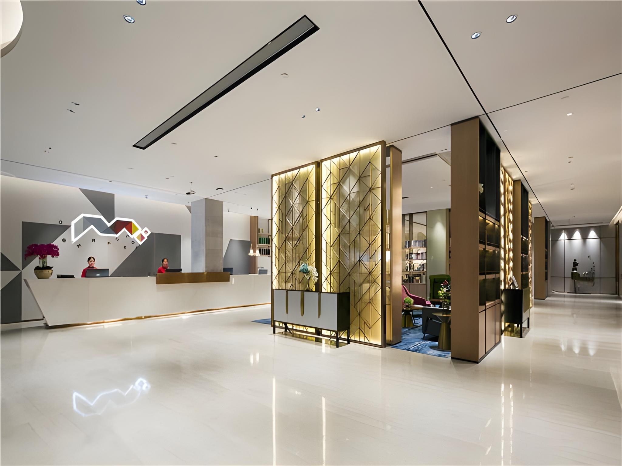 Borrman hotel (Shanghai Hongqiao Railway Station National Exhibition Center Shop) 9/35