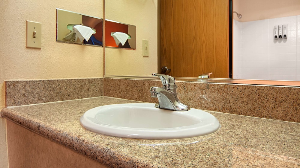 Best Western Plus Vineyard Inn 35/45