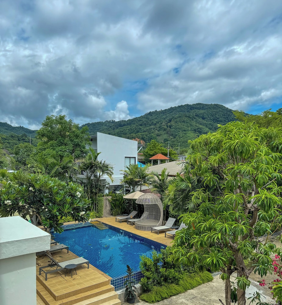 HILL MYNA CONDOTEL 54/56