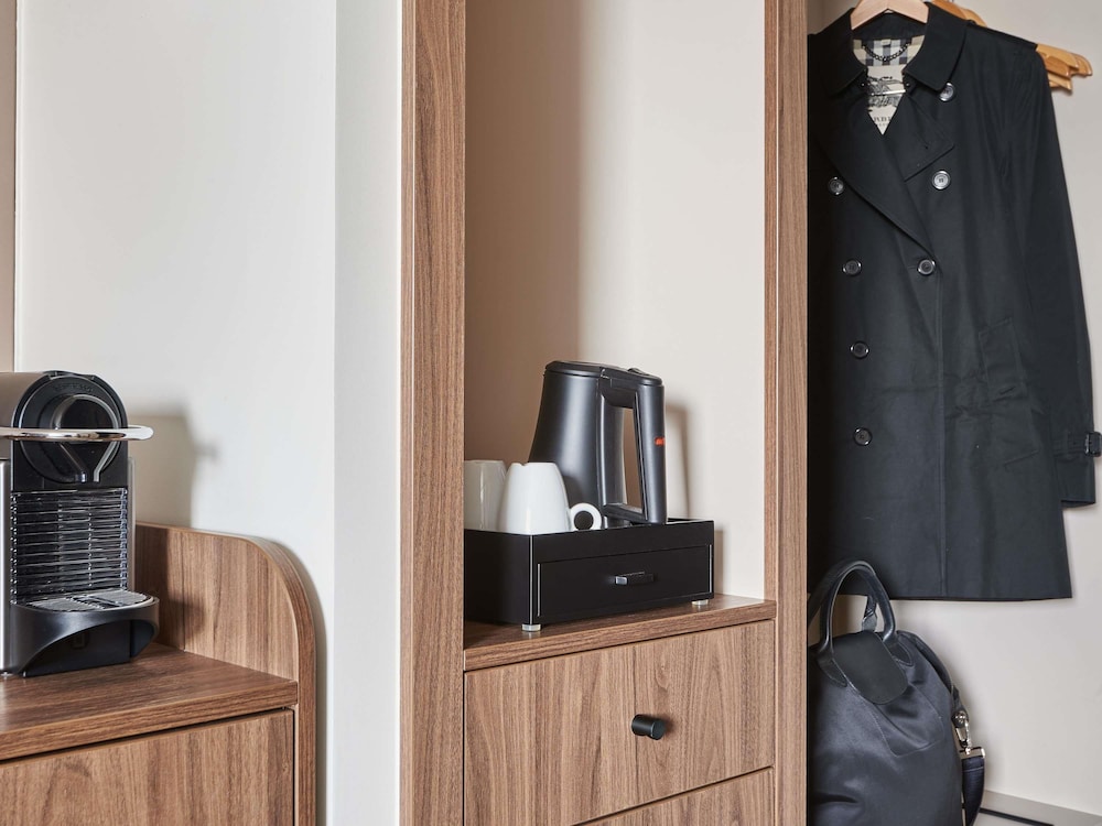 Mercure Paris Nanterre 40/48