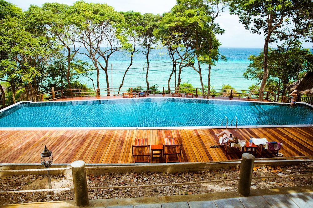 Phi Phi Phu Chalet Beach Resort 33/42