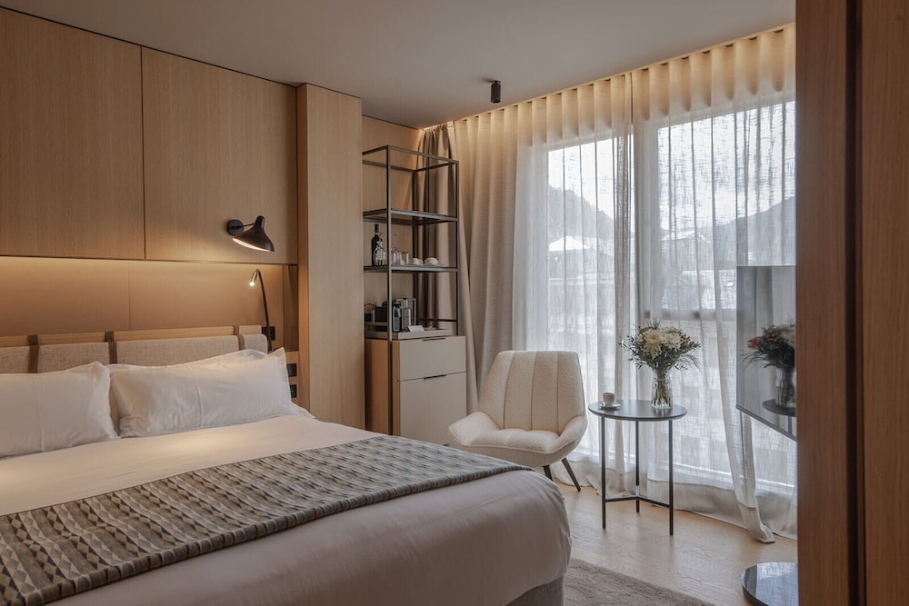 The Blackpine Hotel, Small Luxury Hotels 7/46