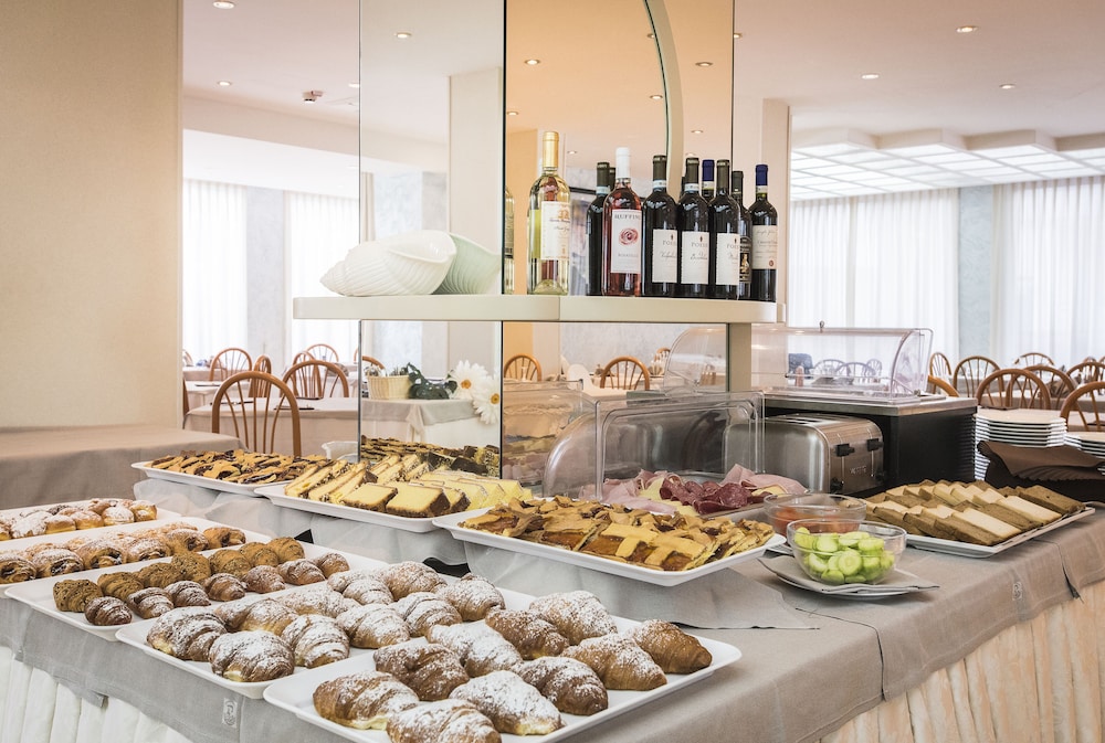 ホテル ロザンナ(HOTEL LOSANNA GABICCE MARE) 写真5