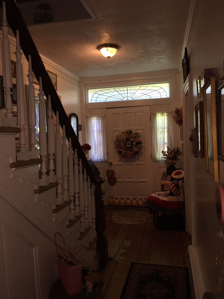 The Pratt Smith House Bed and Breakfast 11/19