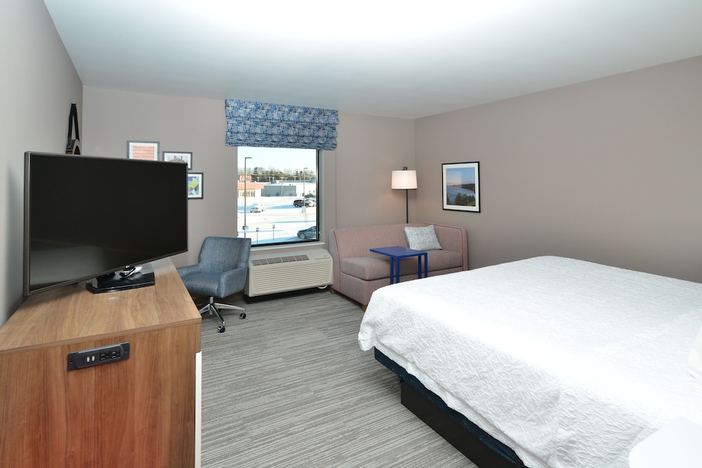Hampton Inn & Suites Menomonie-UW Stout 20/39