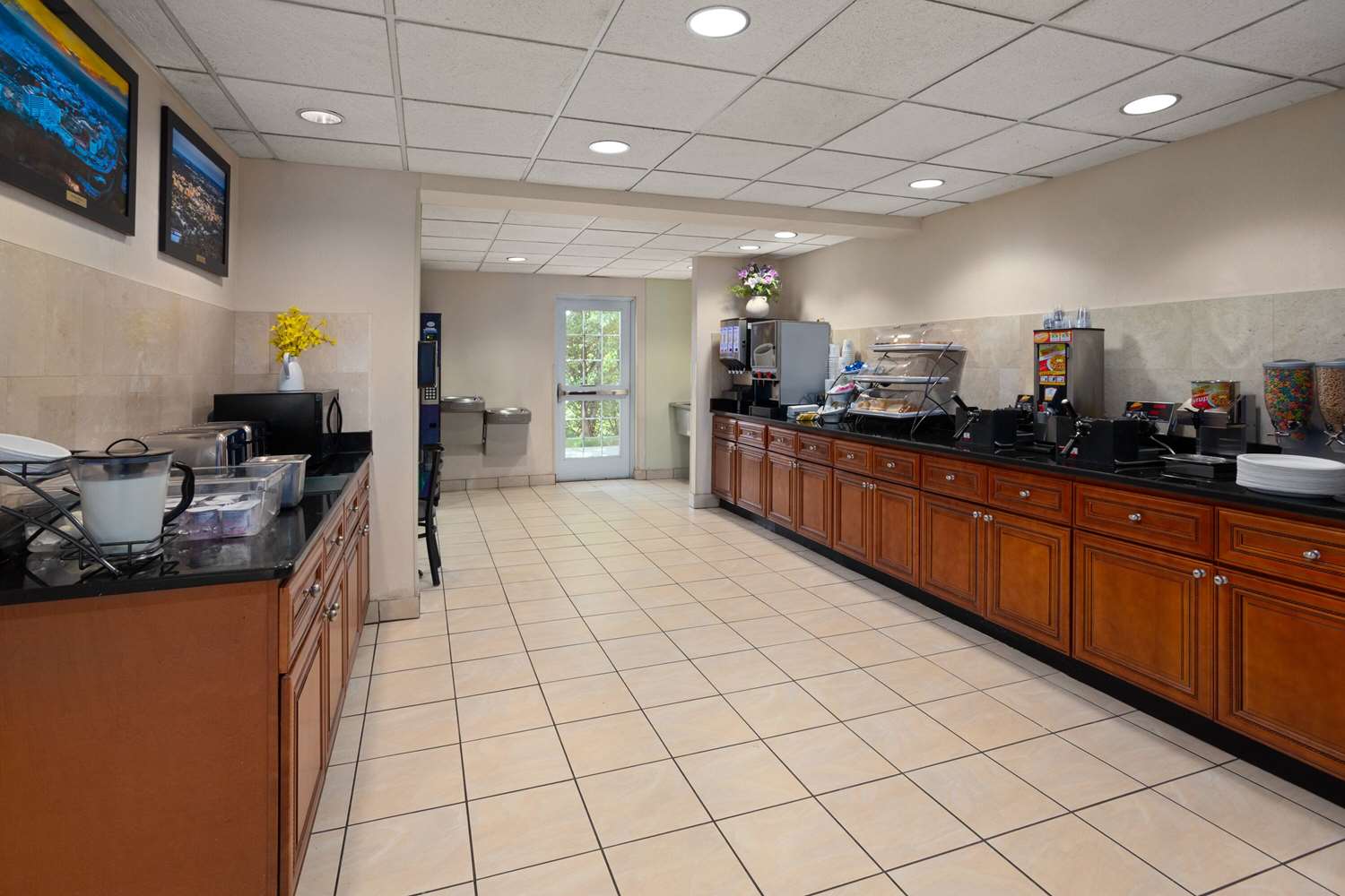 Microtel Inn And Suites Ann Arbor Plymouth Rd 7/39