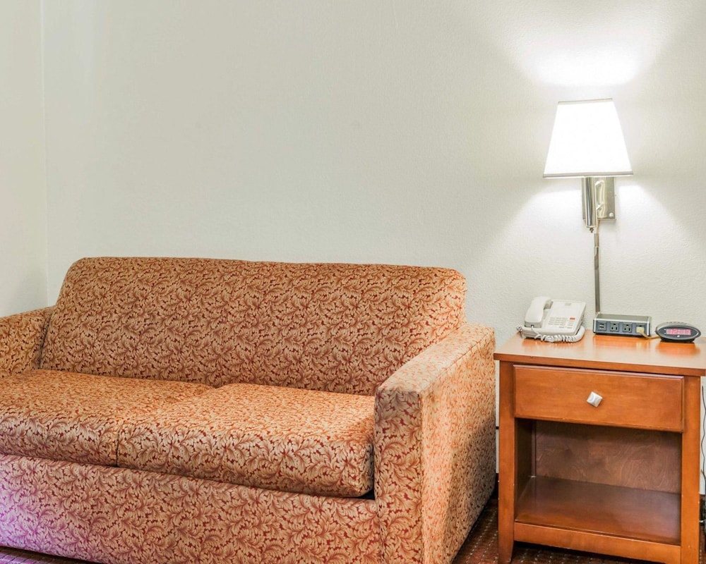 Baymont by Wyndham Indianapolis East 36/45