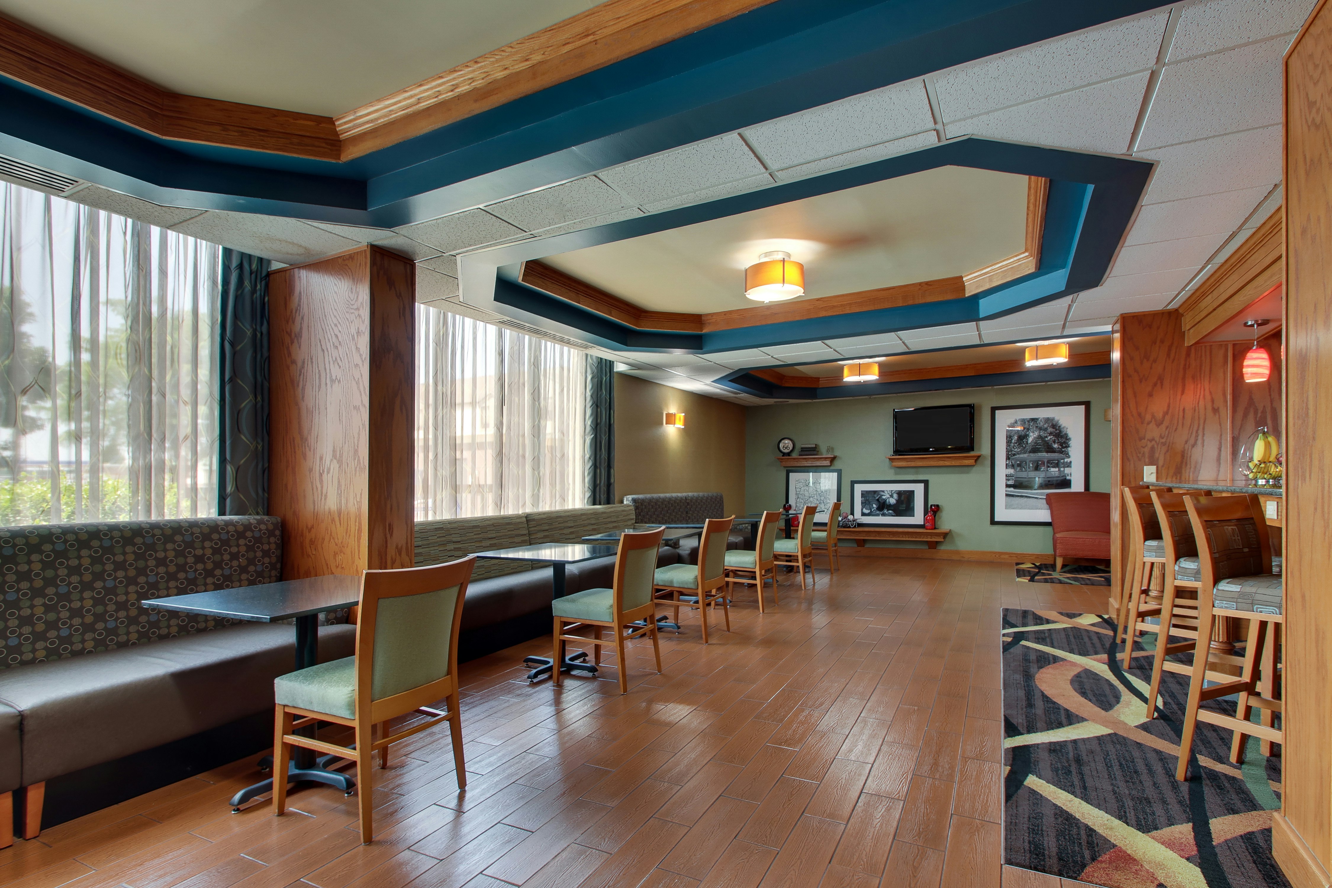 Hampton Inn Lebanon, MO 48/56