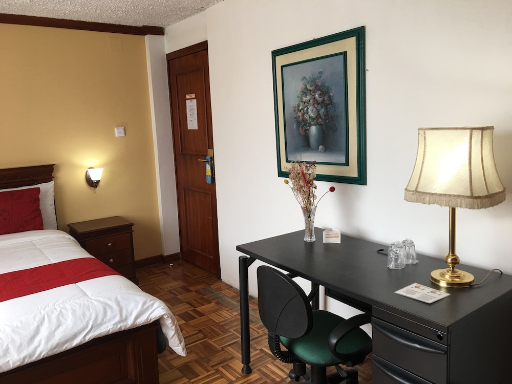 Hostal Mitad Del Mundo 30/69