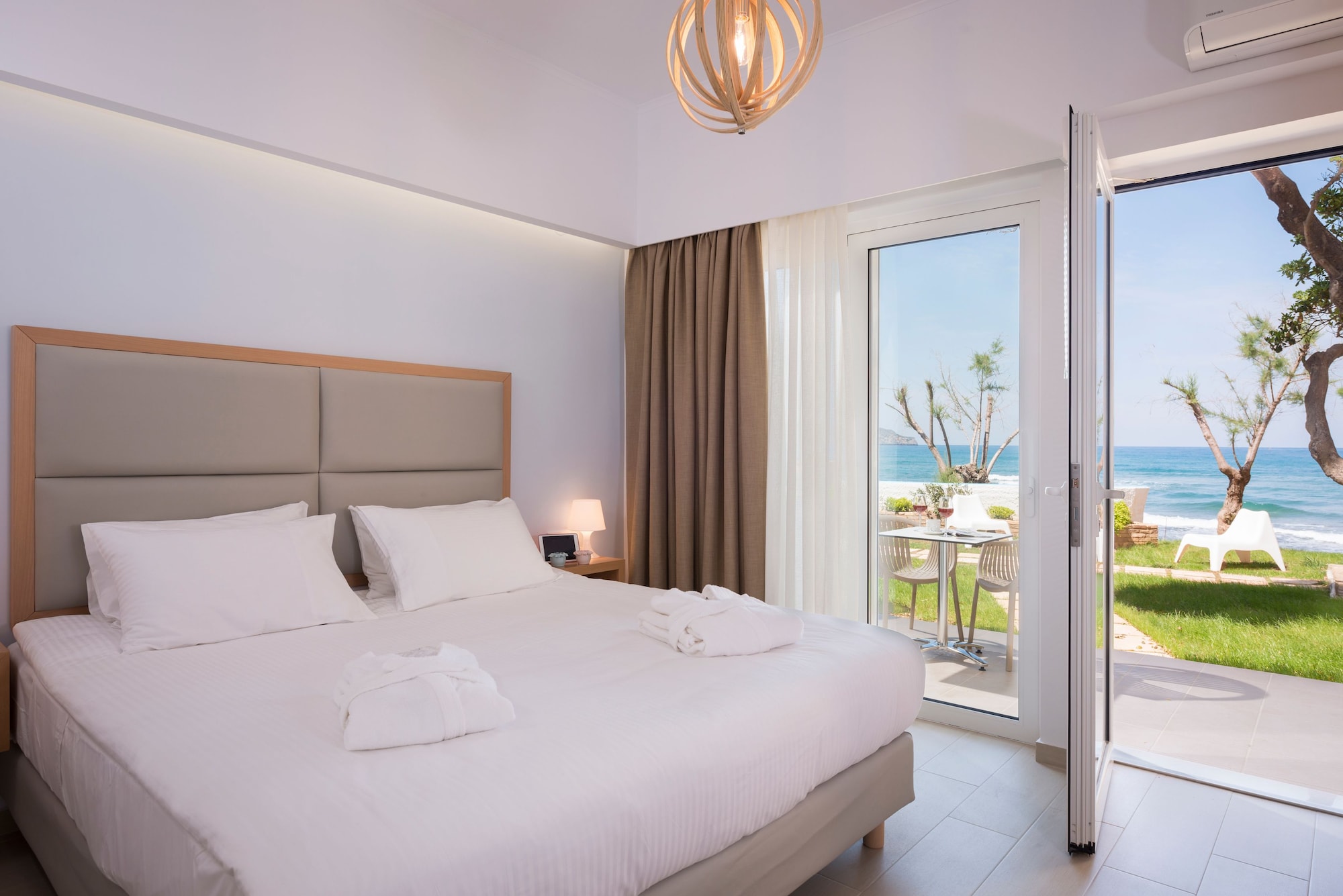DELUXE, BUNGALOW, BEACH FRONT