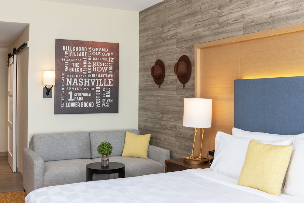 Holiday Inn & Suites Nashville Downtown Broadway 48/82