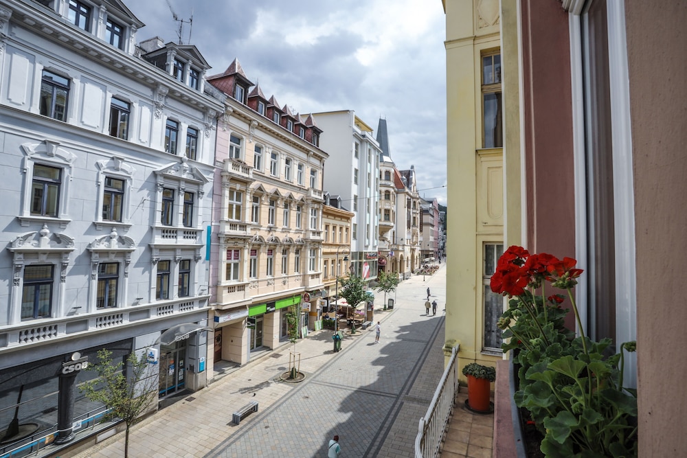 Kavalerie Hotel 29/37