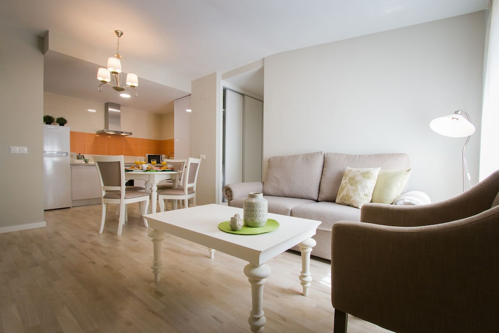 HOLIDAYS2MALAGA SUITES APARTMENTS 25/51