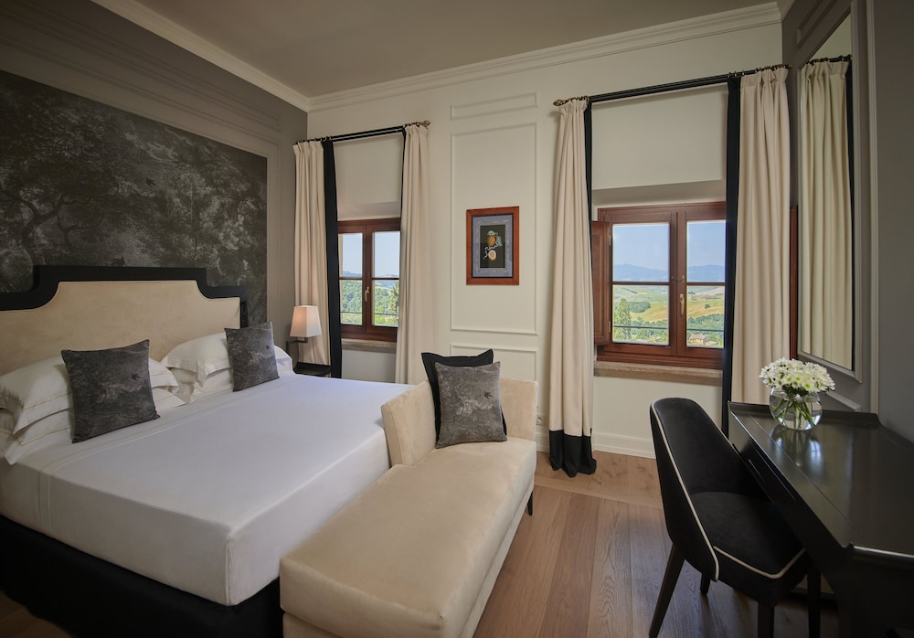 Superior, King Bed, Valley View