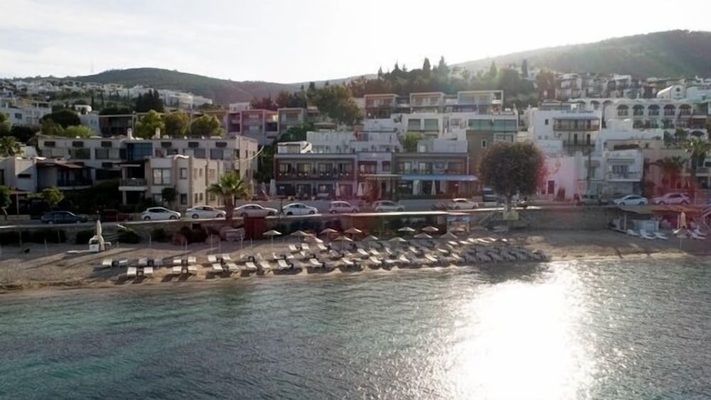 Akkan Beach Hotel 60/68
