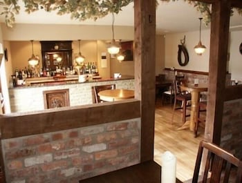 The Commercial Hotel 2/32