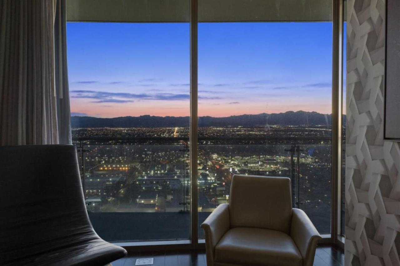 The Celine Riviera Suite at Palms Place 34/42