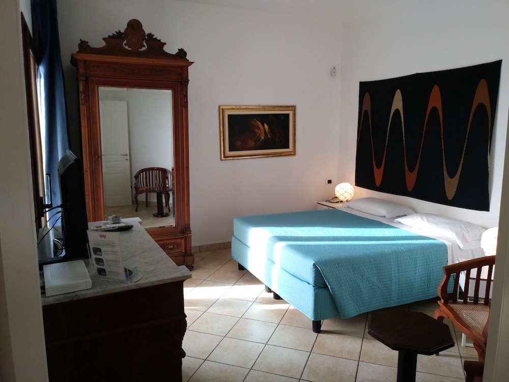 La Rosa Sul Mare 42/83