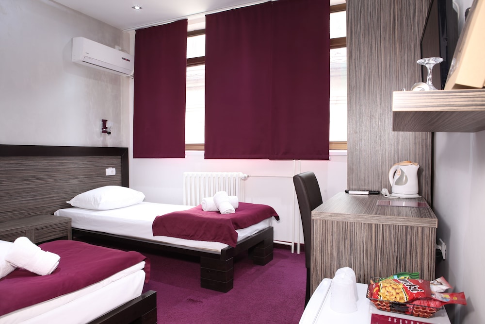 Side One Design Hotel 30/60
