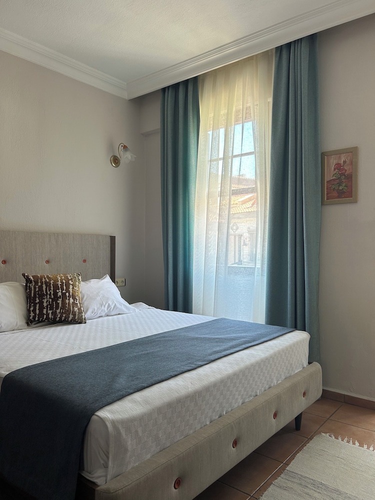 Villa Danlin Hotel 8/44