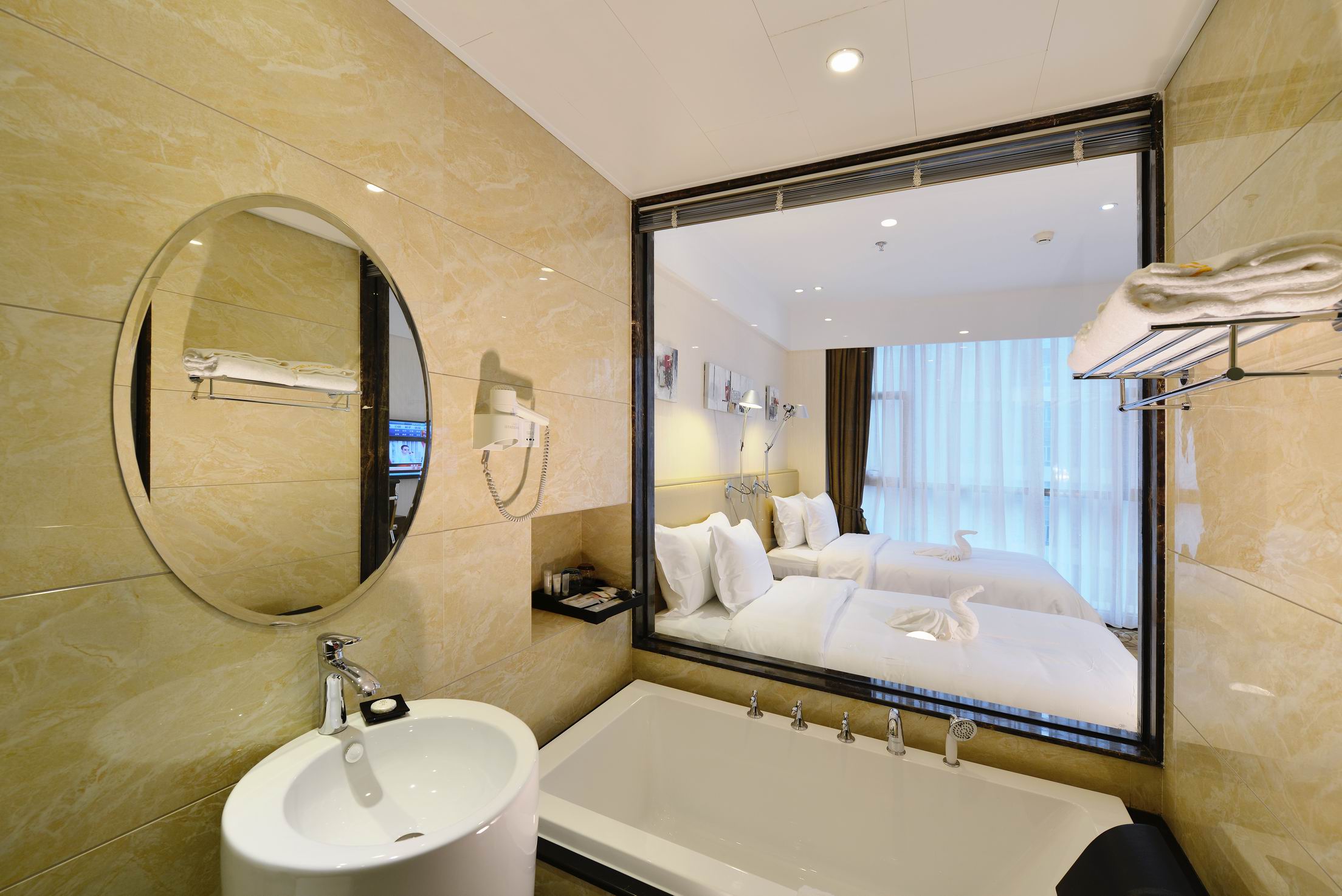 XIAMEN DISCOVERY HOTEL 24/25