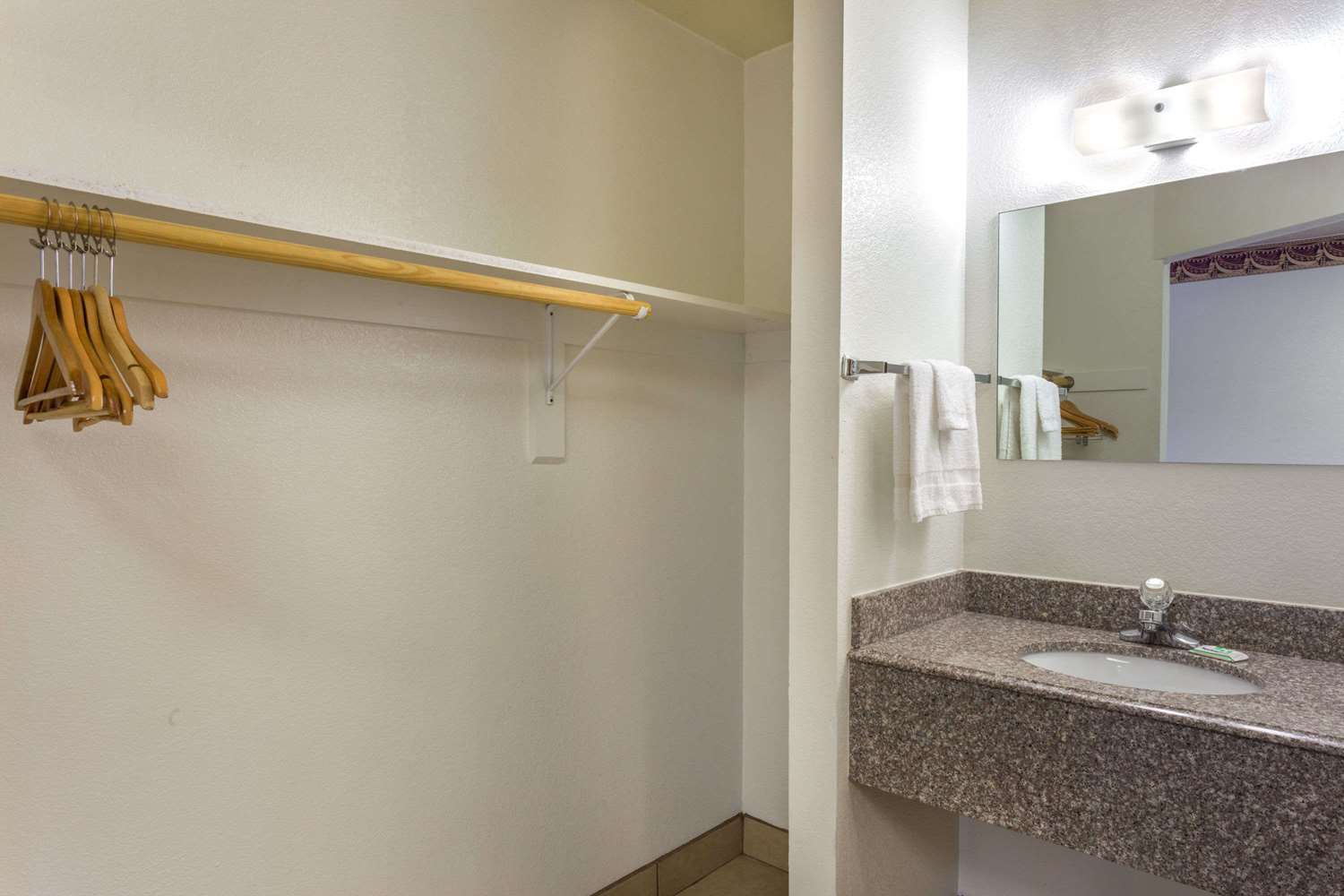 Superior Suites Phoenix Mesa 12/15