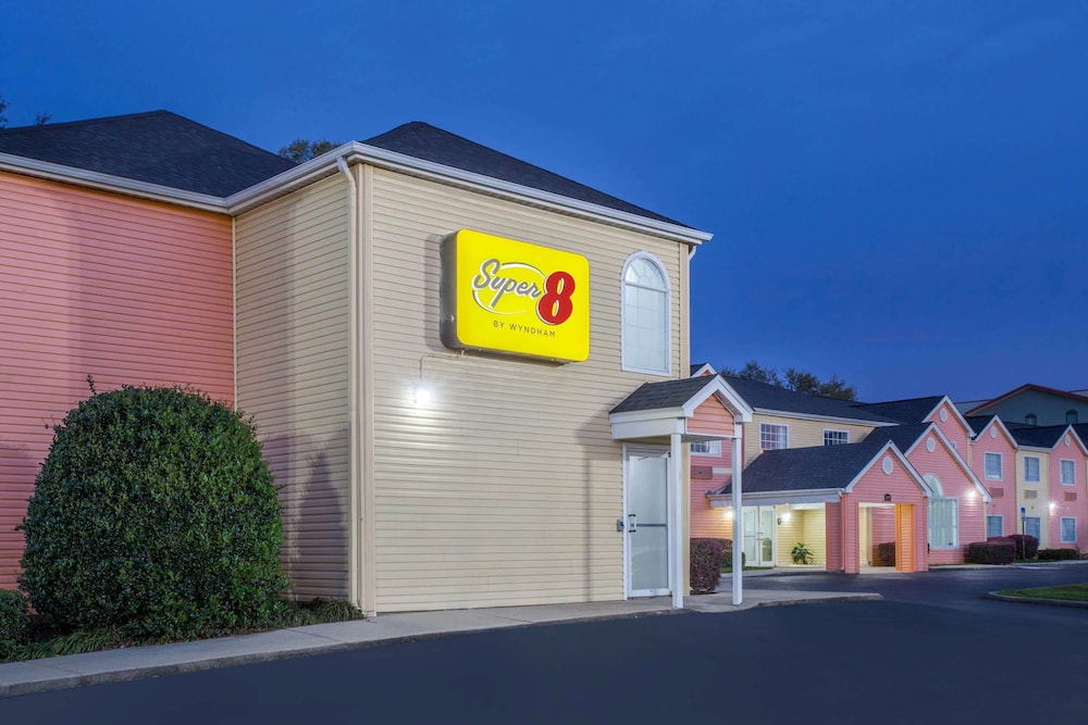 Super 8 By Wyndham Pensacola 2/49