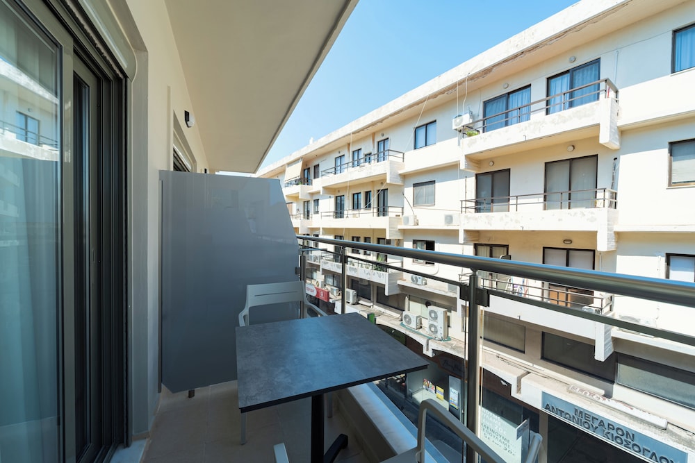 Philia Center Suites 7/73