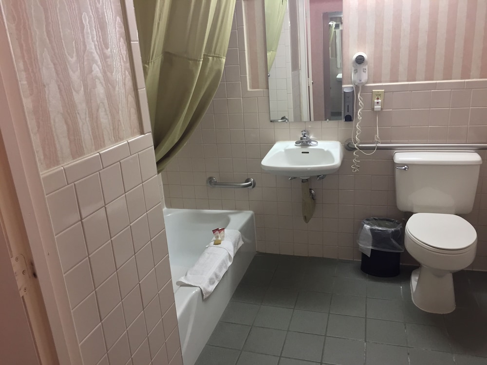 Americas Best Value Inn Suites Boise 10/37