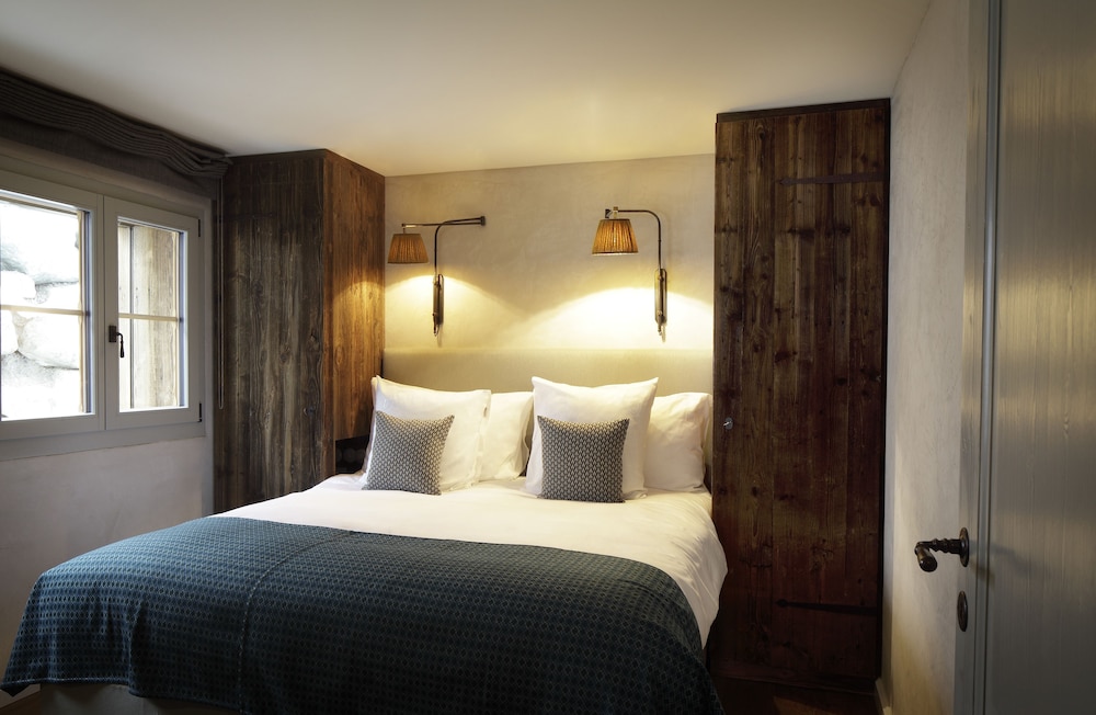 Salon, Deluxe, Double Bed, Balcony، La Cordee Des Alpes 2/2