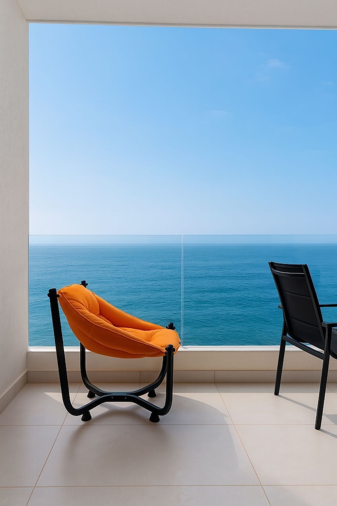 SeaRock Suites Hotel 6/15