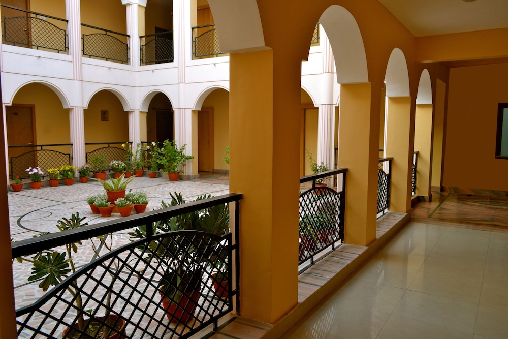 Hotel Buddha 8/50