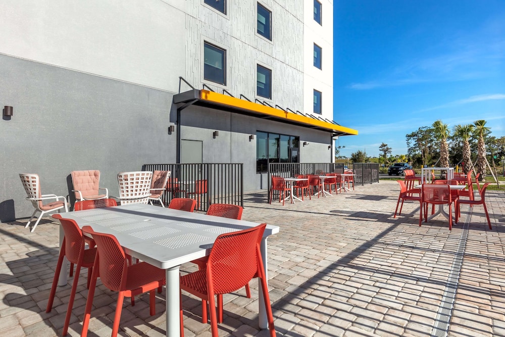 MainStay Suites Fort Myers East I-75 40/52