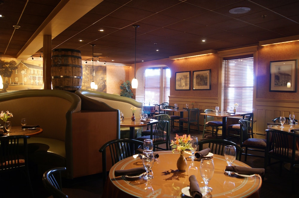 Altland House Inn and Suites 33/50