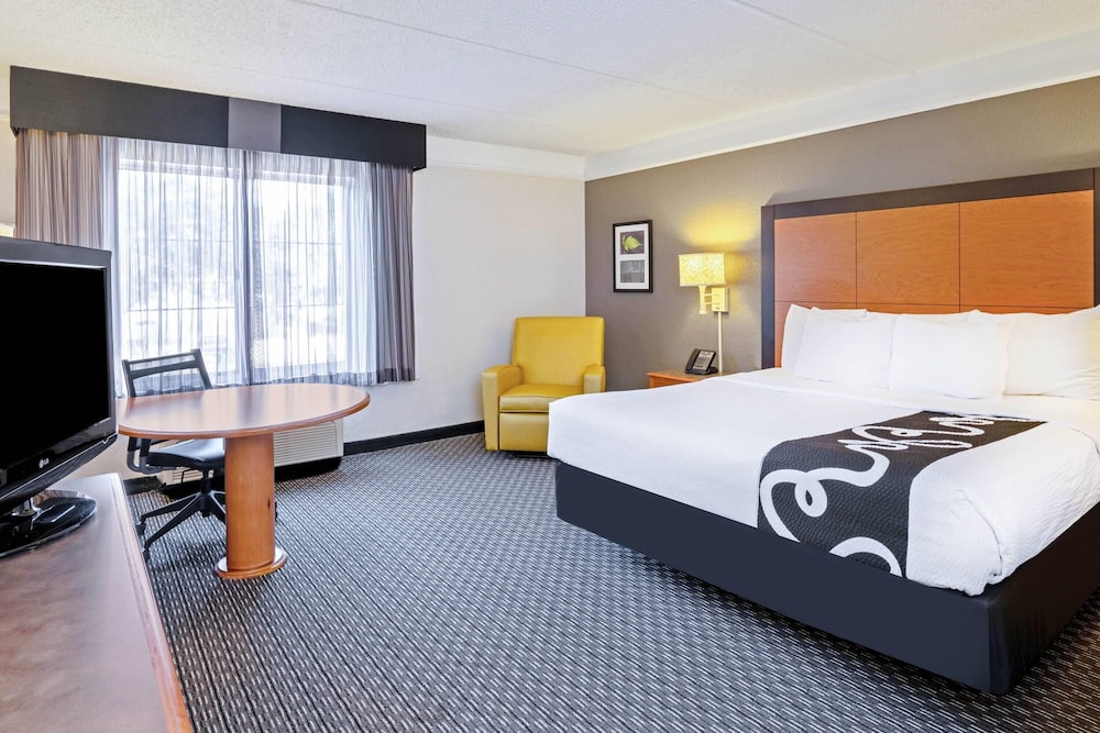 ROOM, KING BED, ACCESSIBLE
